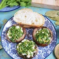 Pieczone portobello z mozzarellą i gremolatą