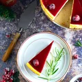Sernik z mascarpone z żelką żurawinową
