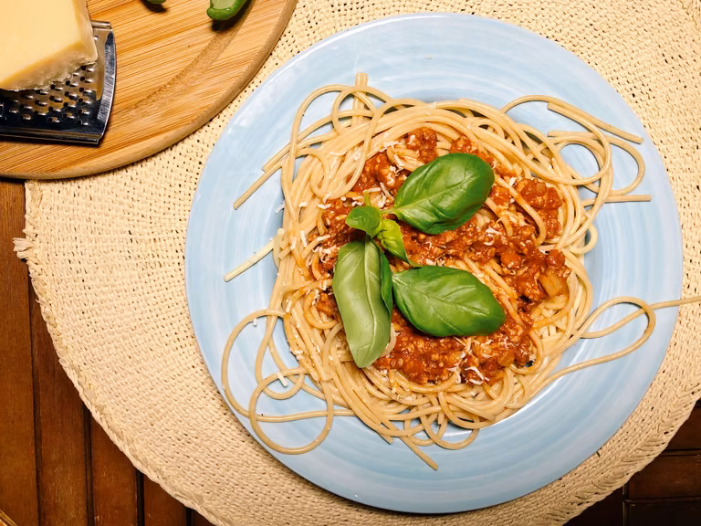 ŚRODA: SPAGHETTI Z SOSEM AL RAGU