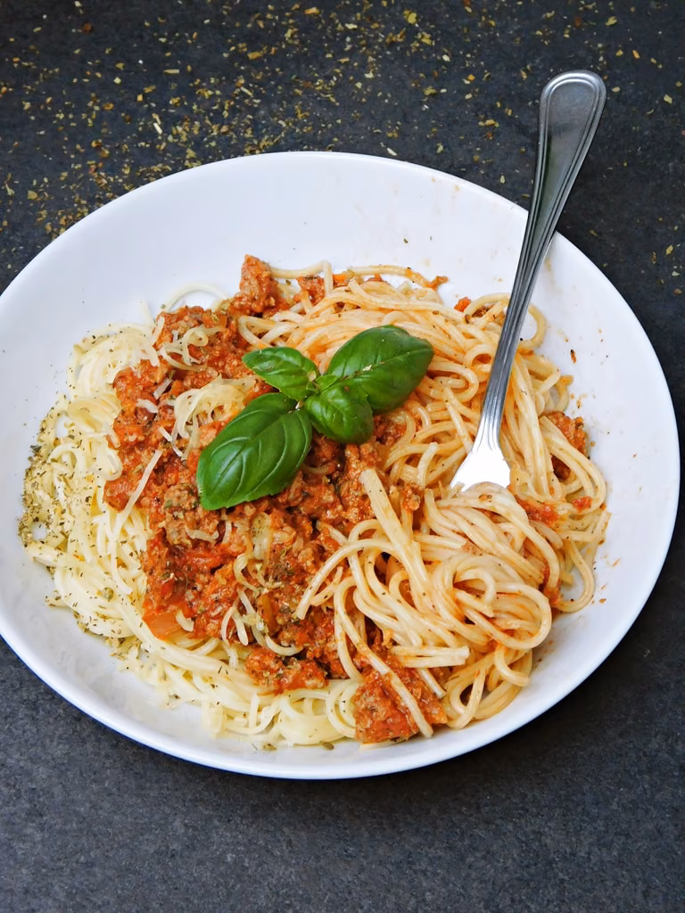 SPAGHETTI A'LA BOLOGNESE Z INDYKIEM (WERSJA FIT W 15 MINUT!)