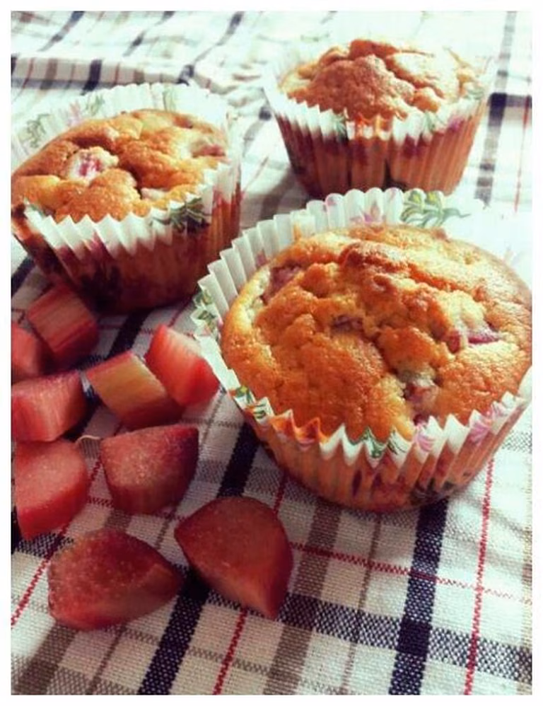Muffinki z rabarbarem