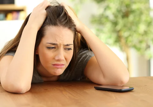 „On mówi, że to była tylko emocjonalna zdrada – ale dla mnie to gorsze niż seks” – pisze Natalia [LIST]