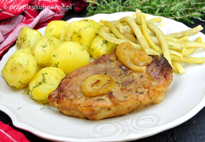 PIECZONA ŁOPATKA W MARYNACIE CYTRYNOWEJ