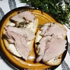 Szynka wieprzowa pieczona w naczyniu żaroodpornym