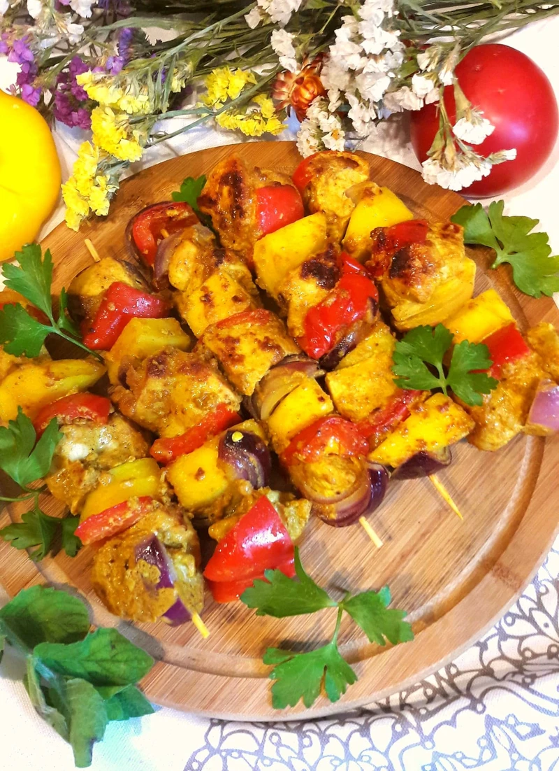 Szaszłyki z marynacie curry z mango