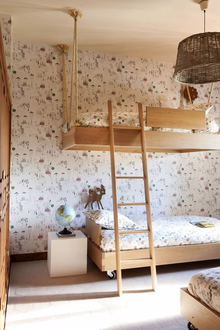Podwieszane łóżko piętrowe