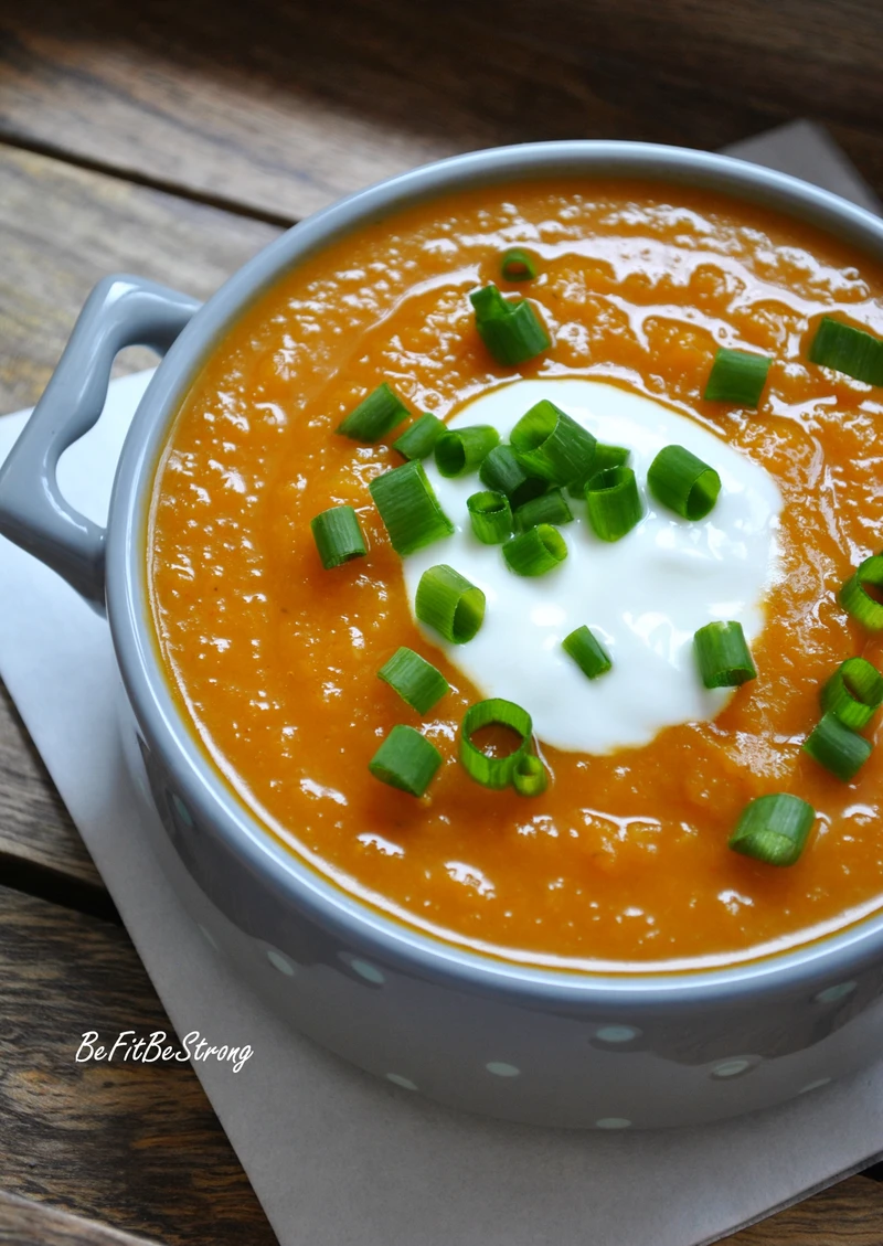 Słodko-ostra zupa krem z batatów z nutką chilli