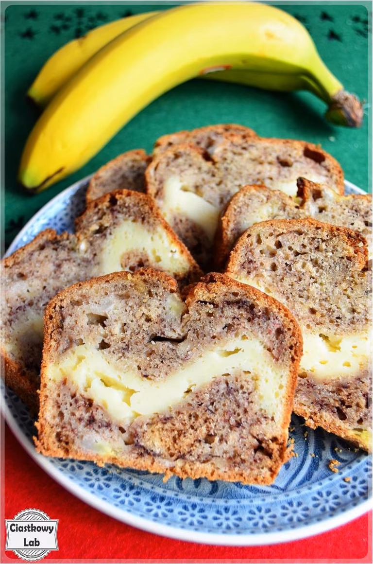 Chlebek bananowy z serem