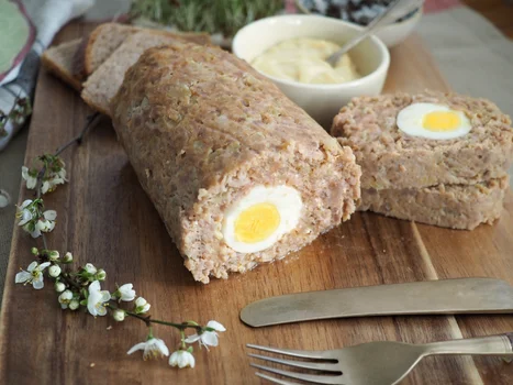 Pieczeń rzymska z jajkiem