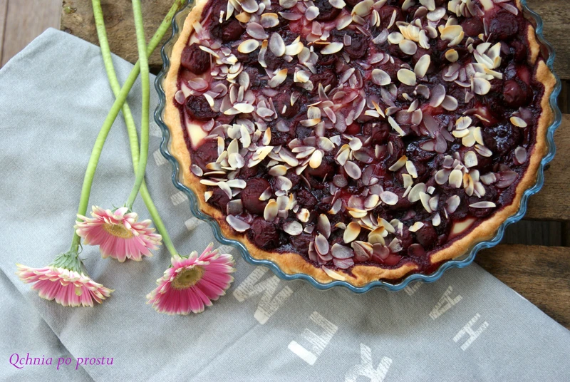 Tarta z budyniem i frużeliną wiśniową