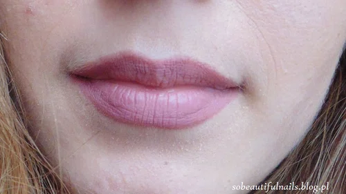 Konturówka Avon - Mystery Mauve