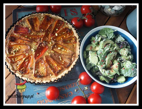 Quiche z papryką i kozim serem