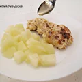 Placuszki serowe z miodem w towarzystwie melona