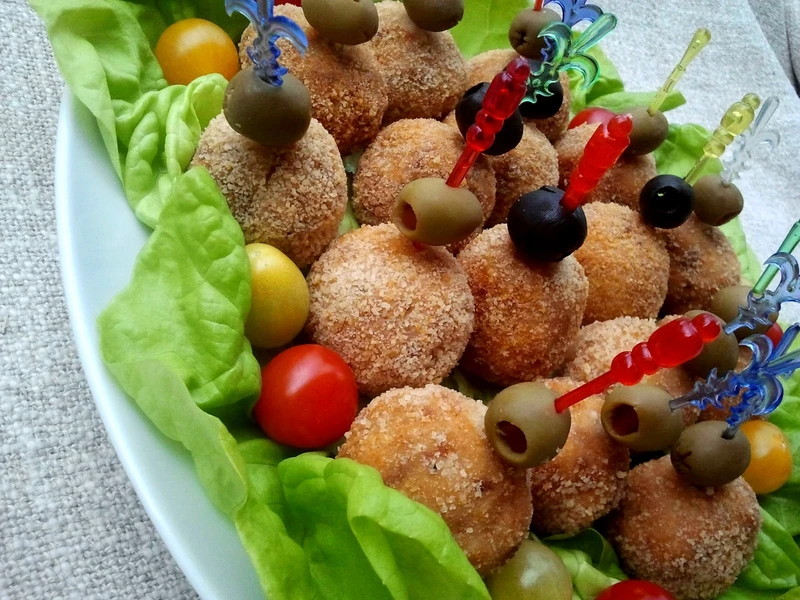 Kulki mięsne z mozzarella
