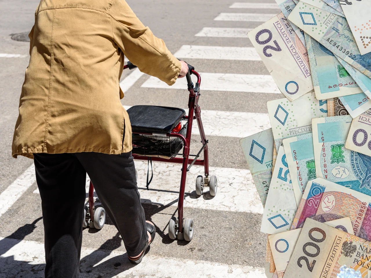 Ograniczenia w rencie wdowiej budzą kontrowersje. Seniorzy wysyłają skargi do Rzecznika Praw Obywatelskich