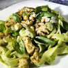 Makaron z kurczakiem i pesto z bobu