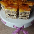 Kora orzechowa z brzoskwiniami