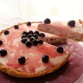 Tarta z kremem z ricotty, mascarpone i wiśniami z syropu