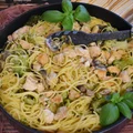 Spaghetti z kurczakiem i brokułem