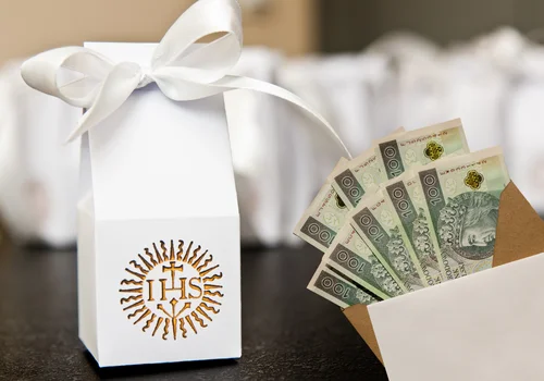 "Podatek od kopert" z Komunii dziecka? Nowe limity 2026 - Rodzice muszą uważać też na tytuł przelewu