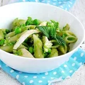 makaron z groszkowo-miętowym pesto
