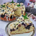 Drożdżówka z borówkami i kruszonką