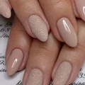 Neutralny manicure