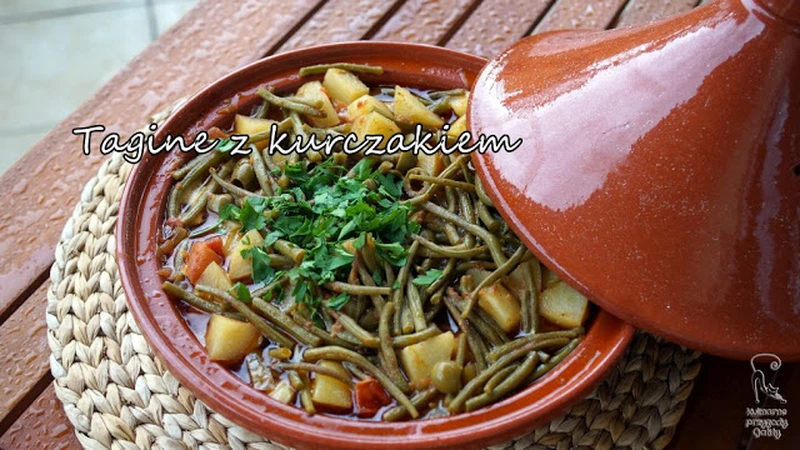 Tagine  z kurczakiem i oliwkami