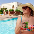 Mój mąż to typowy "janusz" i sknera! Myślałam, że spalę się ze wstydu na wakacjach all inclusive!
