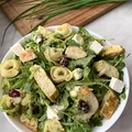 Sałatka z tortellini i rukolą