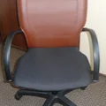 Jak odnowić obicie w fotelu biurowym (biurkowym)