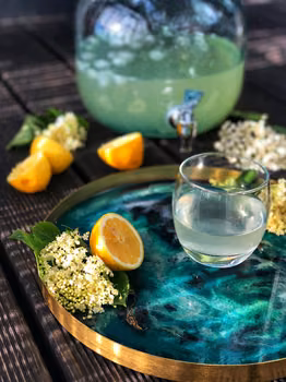 Lemoniada z kwiatów czarnego bzu