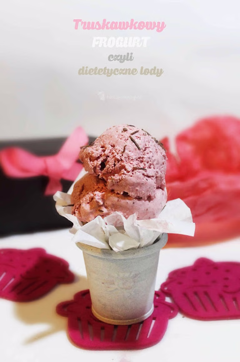 Frogurt truskawkowy, dietetyczne lody na jogurcie bez maszynki