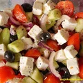 Sałatka grecka - horiatiki - 286 kcal