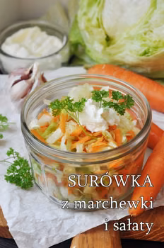 Dietetyczna surówka z marchewki i sałaty lodowej