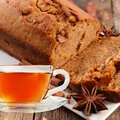 Wlej gorącą herbatę do ciasta i upiecz. Ten piernik jest miękki i pachnący jak święta!