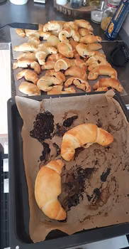Drożdżowe rogaliki - ciasto z lodówki