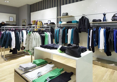 Popularna sieciówka odzieżowa zamyka 160 sklepów! Klienci będą rozczarowani, uwielbiają robić tam zakupy