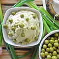 Pasta z wędzonym twarogiem i groszkiem