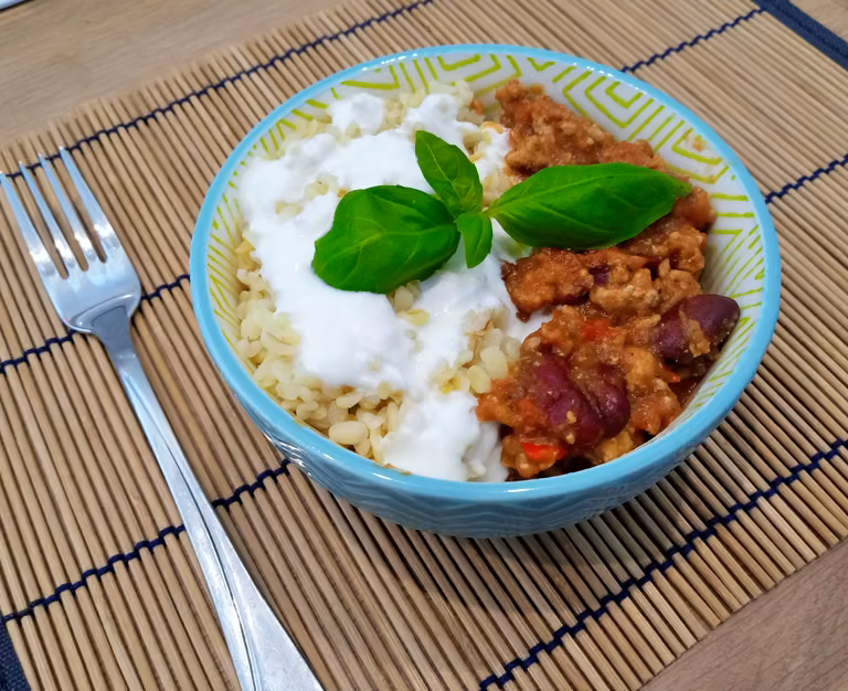 PYSZNE CHILI CON CARNE Z KASZĄ BULGUR
