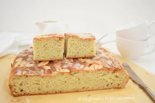Drożdżowy chlebek bananowy