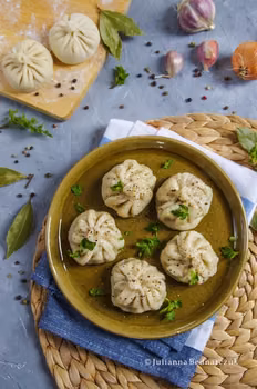 Chinkali (khinkali) - gruzińskie pierogi z mięsem