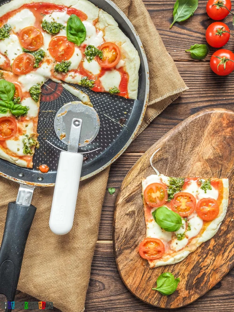 Pizza z patelni bez drożdży