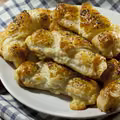 DOMOWE CROISSANTY Z SZYNKĄ I SEREM