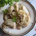 PIEROGI Z ŁOSOSIEM I BROKUŁEM