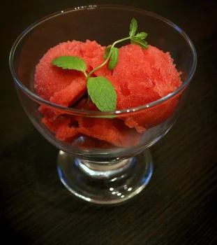 Orzeźwiający sorbet arbuzowy