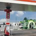 Żabka na stacjach paliw? Powstaje nowy format sklepów.