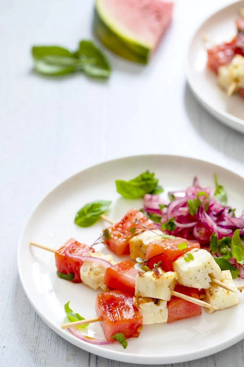 SZASZŁYKI Z HALLOUMI I ARBUZEM