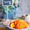 Makaron z marchewki w miodzie i pomarańczach
