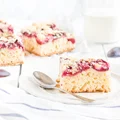 Ciasto drożdżowe ze śliwkami i kruszonką
